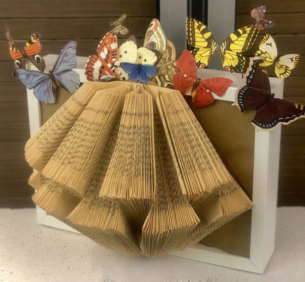 Transformation, 2025, Installation, 32 x 33 cm.