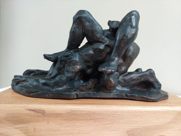 Great Resistance, 2023, Bronze, 15 x 27 cm.